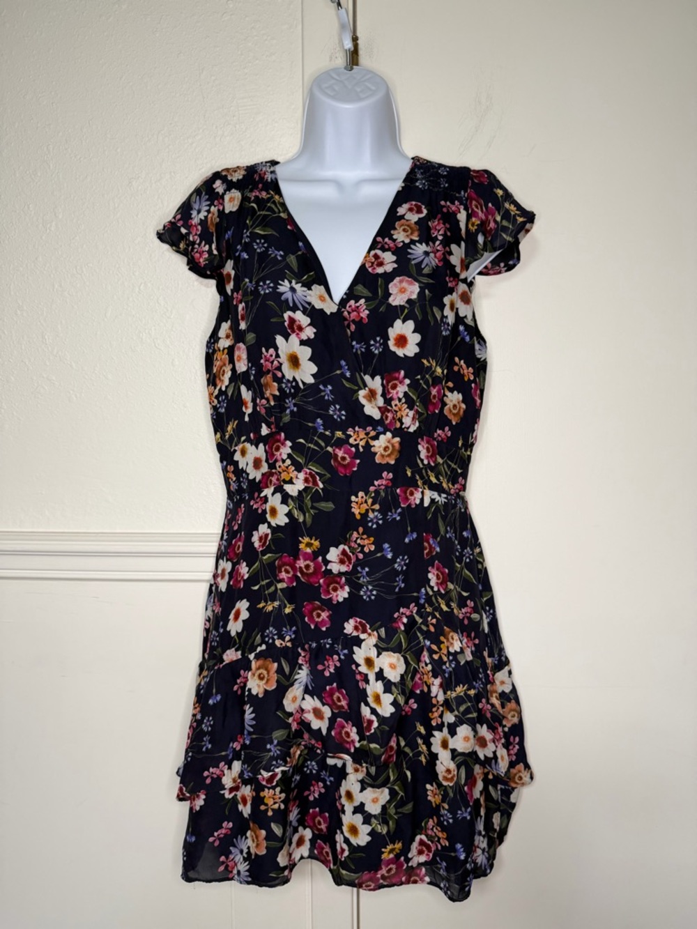 Parker Black Floral V-Neck Mini Dress with Ruffle Hem size 6